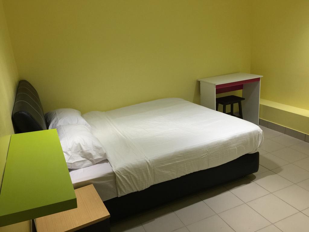 Miri Budget Inn Room photo